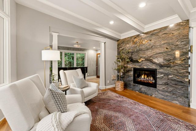 6320 N Lake DRIVE, Whitefish Bay, WI 53217