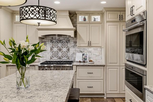 6320 N Lake DRIVE, Whitefish Bay, WI 53217