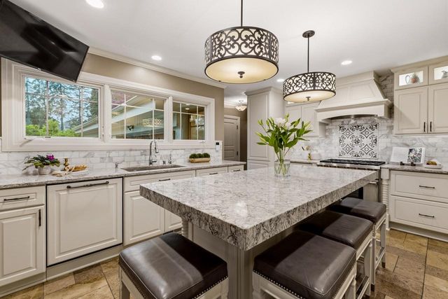 6320 N Lake DRIVE, Whitefish Bay, WI 53217