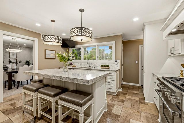 6320 N Lake DRIVE, Whitefish Bay, WI 53217