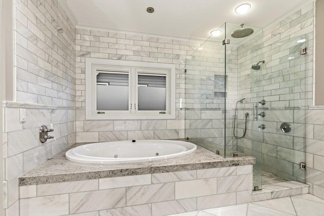 6320 N Lake DRIVE, Whitefish Bay, WI 53217