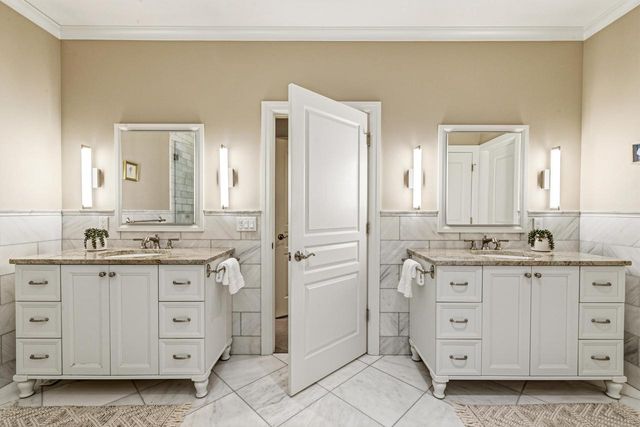 6320 N Lake DRIVE, Whitefish Bay, WI 53217