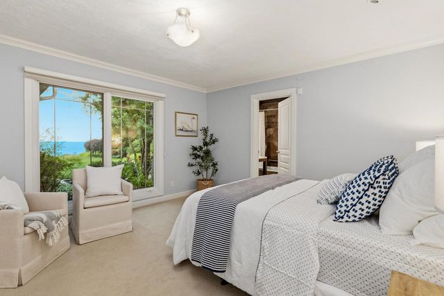 6320 N Lake DRIVE, Whitefish Bay, WI 53217