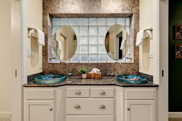 6320 N Lake DRIVE, Whitefish Bay, WI 53217