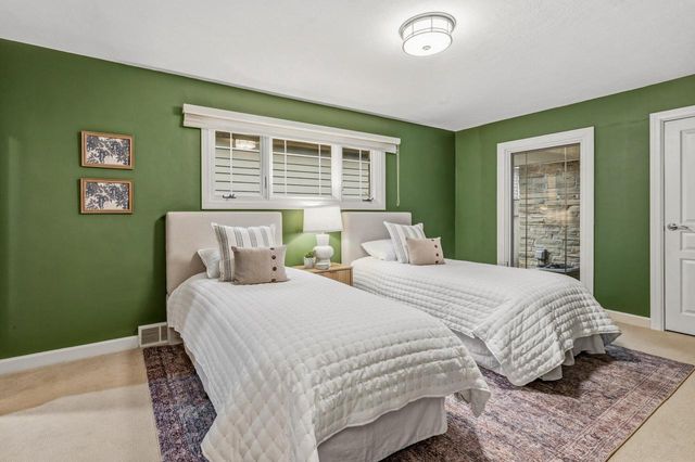 6320 N Lake DRIVE, Whitefish Bay, WI 53217