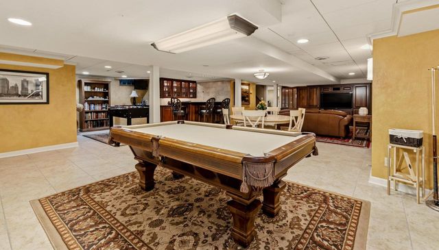 6320 N Lake DRIVE, Whitefish Bay, WI 53217