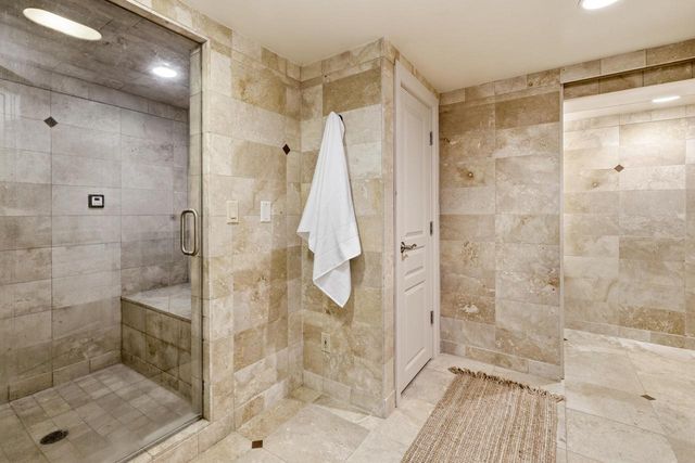 6320 N Lake DRIVE, Whitefish Bay, WI 53217