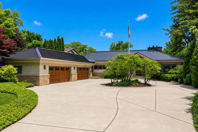 6320 N Lake DRIVE, Whitefish Bay, WI 53217