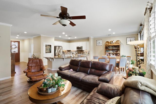 7560 Chatsworth Cir, Elk Grove, CA 95757