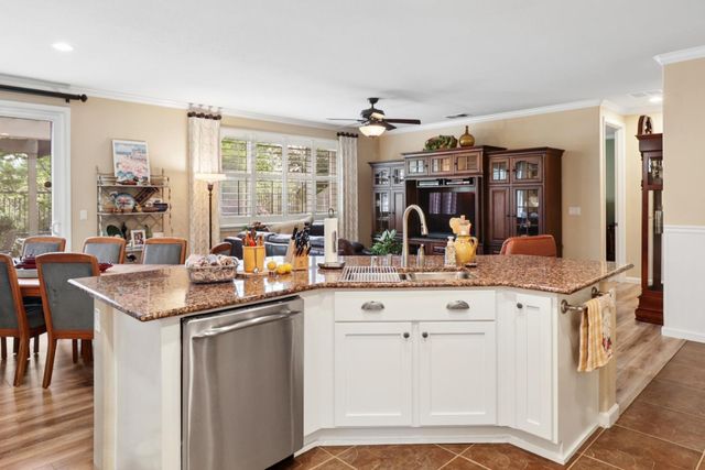 7560 Chatsworth Cir, Elk Grove, CA 95757