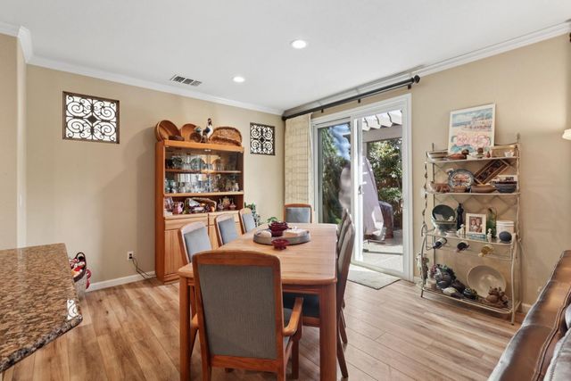 7560 Chatsworth Cir, Elk Grove, CA 95757