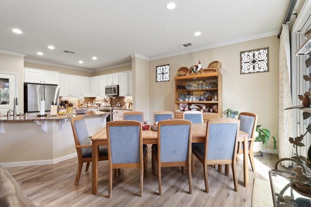 7560 Chatsworth Cir, Elk Grove, CA 95757