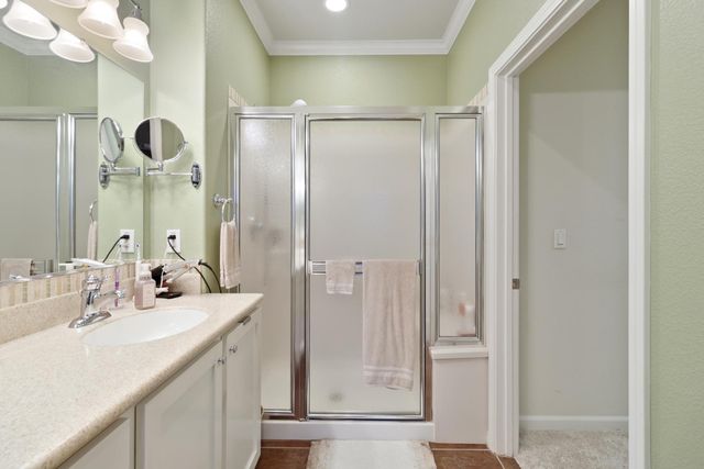 7560 Chatsworth Cir, Elk Grove, CA 95757