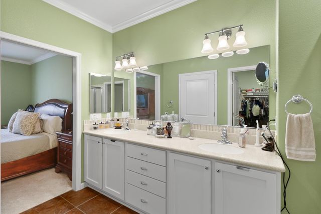 7560 Chatsworth Cir, Elk Grove, CA 95757