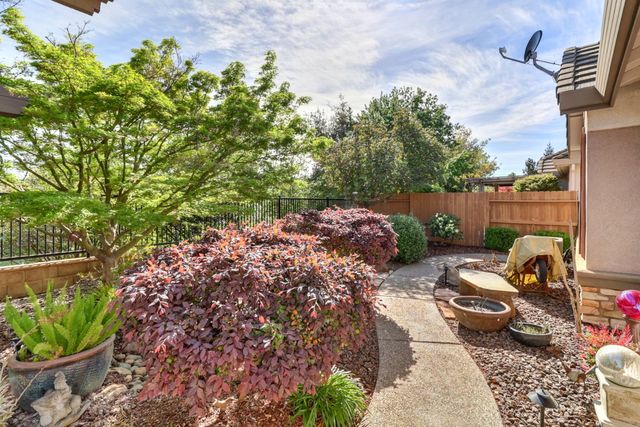 7560 Chatsworth Cir, Elk Grove, CA 95757