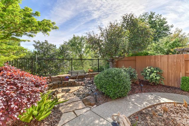 7560 Chatsworth Cir, Elk Grove, CA 95757