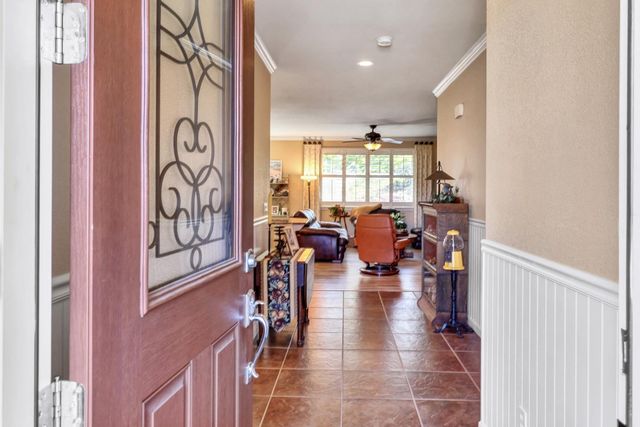 7560 Chatsworth Cir, Elk Grove, CA 95757