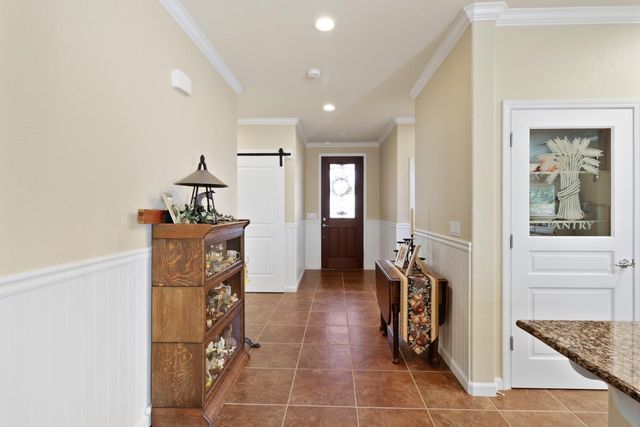 7560 Chatsworth Cir, Elk Grove, CA 95757