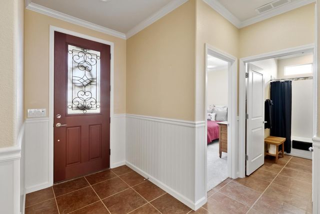 7560 Chatsworth Cir, Elk Grove, CA 95757