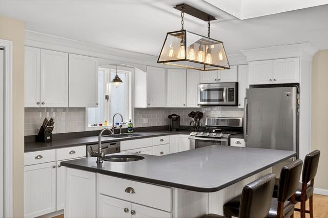17,17A,17B Cranberry Ln 17,17A,17B, Falmouth, MA 02536