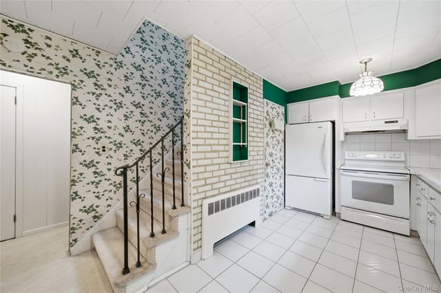 1733 Meadow Court, East Meadow, NY 11554