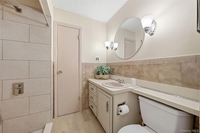 1733 Meadow Court, East Meadow, NY 11554