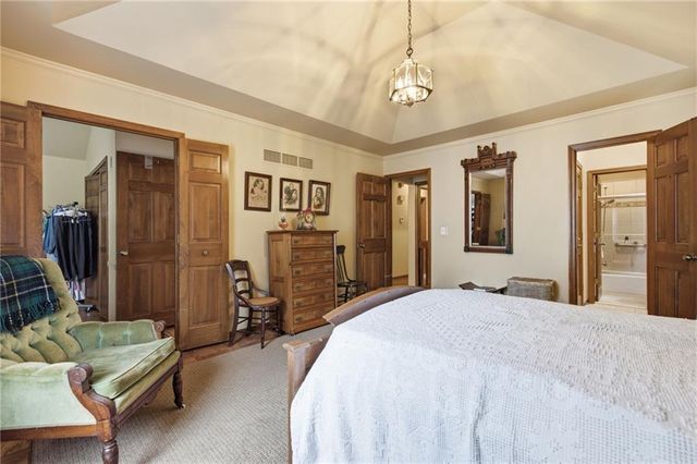 3812 W 79th Terrace, Prairie Village, KS 66208