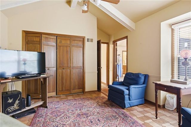 3812 W 79th Terrace, Prairie Village, KS 66208