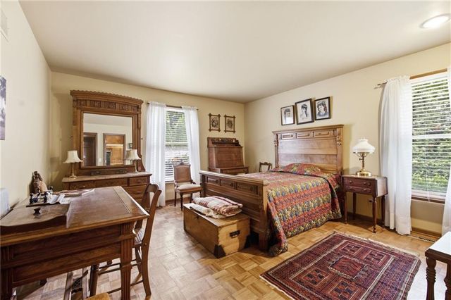 3812 W 79th Terrace, Prairie Village, KS 66208