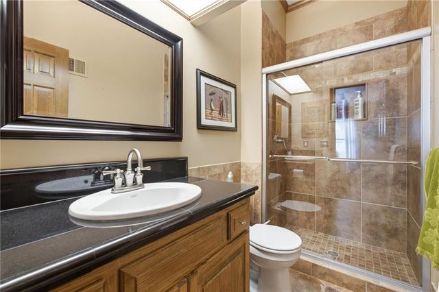 3812 W 79th Terrace, Prairie Village, KS 66208