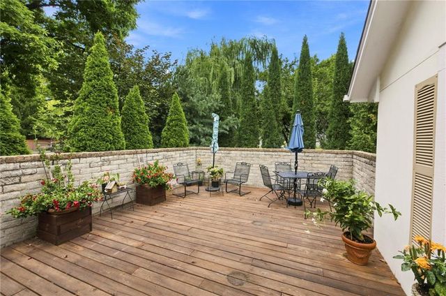3812 W 79th Terrace, Prairie Village, KS 66208