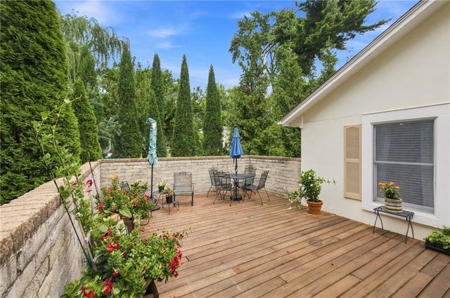 3812 W 79th Terrace, Prairie Village, KS 66208
