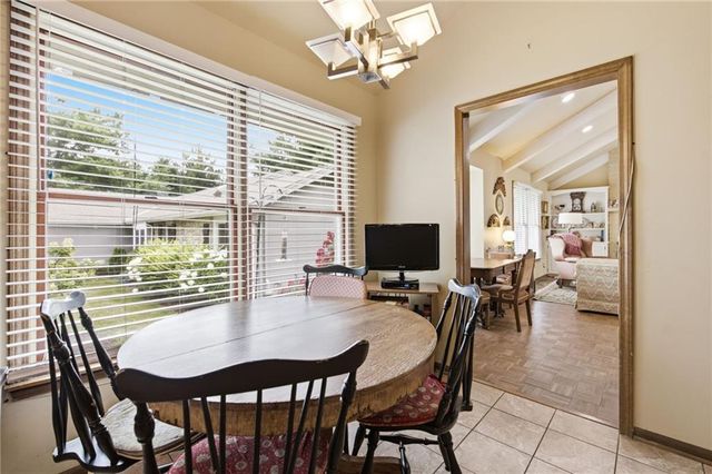3812 W 79th Terrace, Prairie Village, KS 66208