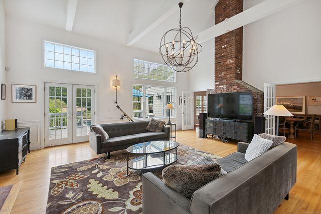 114 Cross Highway, Westport, CT 06880