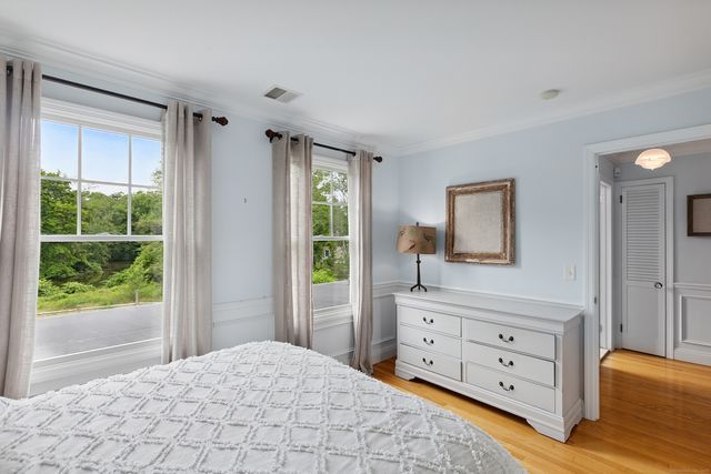114 Cross Highway, Westport, CT 06880