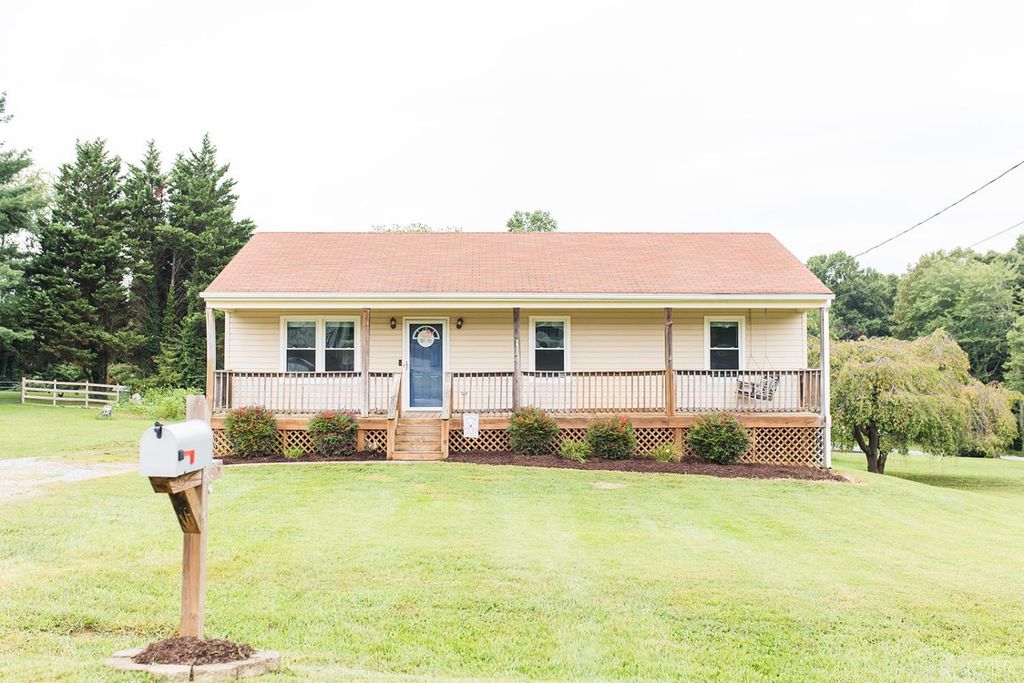 108 Omni Place, Forest, VA 24551