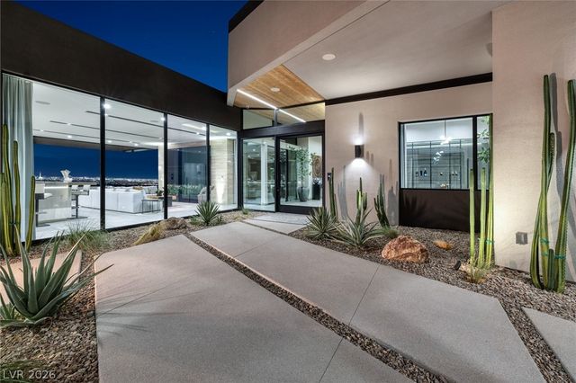 705 Dragon Peak Drive, Henderson, NV 89012