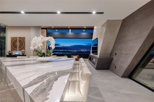 705 Dragon Peak Drive, Henderson, NV 89012
