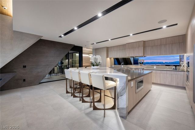 705 Dragon Peak Drive, Henderson, NV 89012