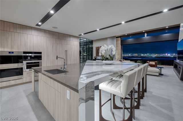 705 Dragon Peak Drive, Henderson, NV 89012