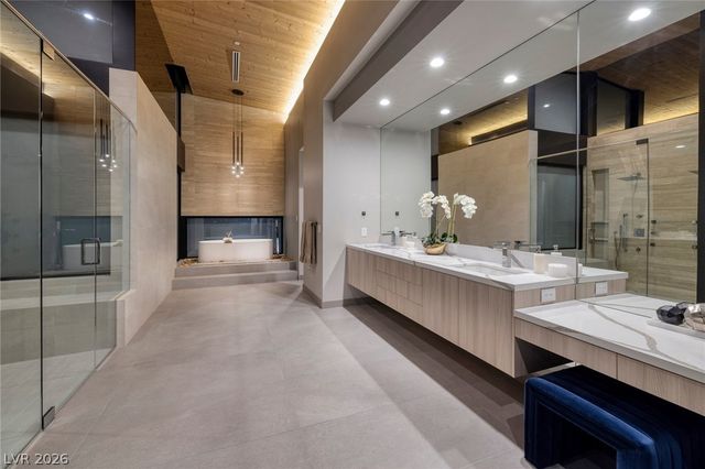 705 Dragon Peak Drive, Henderson, NV 89012