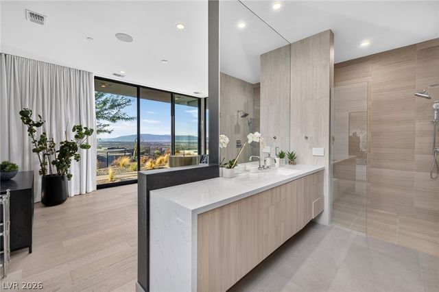 705 Dragon Peak Drive, Henderson, NV 89012