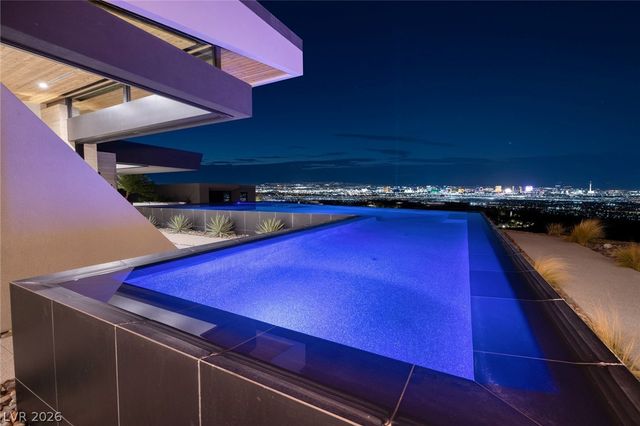 705 Dragon Peak Drive, Henderson, NV 89012