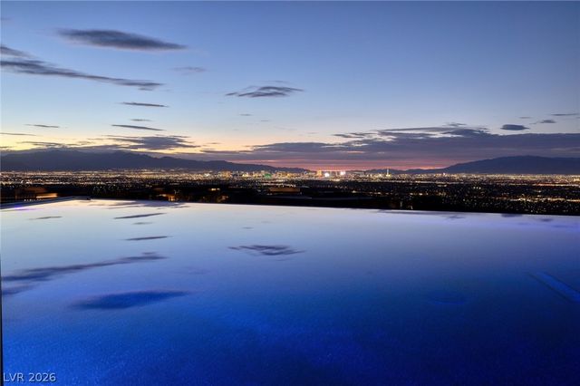 705 Dragon Peak Drive, Henderson, NV 89012