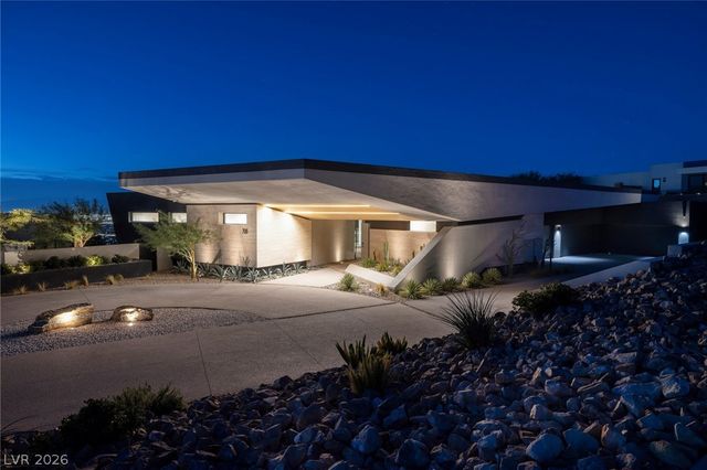 705 Dragon Peak Drive, Henderson, NV 89012
