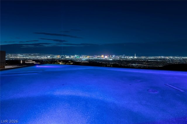 705 Dragon Peak Drive, Henderson, NV 89012