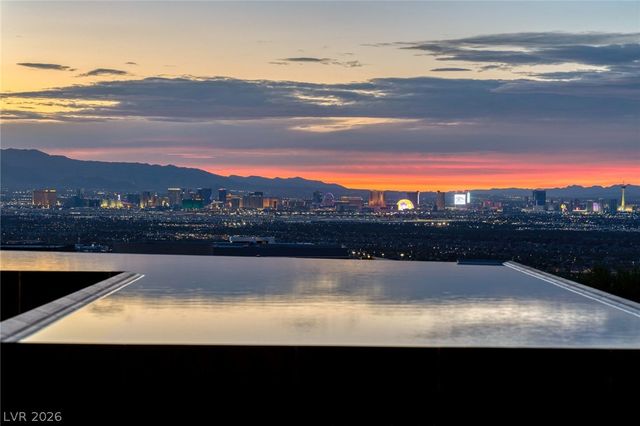 705 Dragon Peak Drive, Henderson, NV 89012