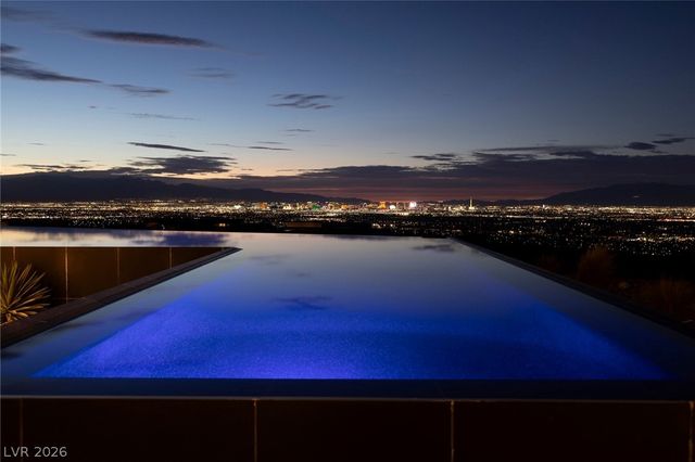705 Dragon Peak Drive, Henderson, NV 89012