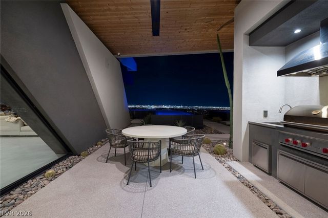705 Dragon Peak Drive, Henderson, NV 89012