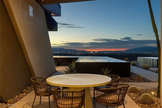 705 Dragon Peak Drive, Henderson, NV 89012